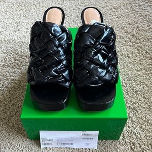 BOTTEGA VENETA BV Board leather sandals